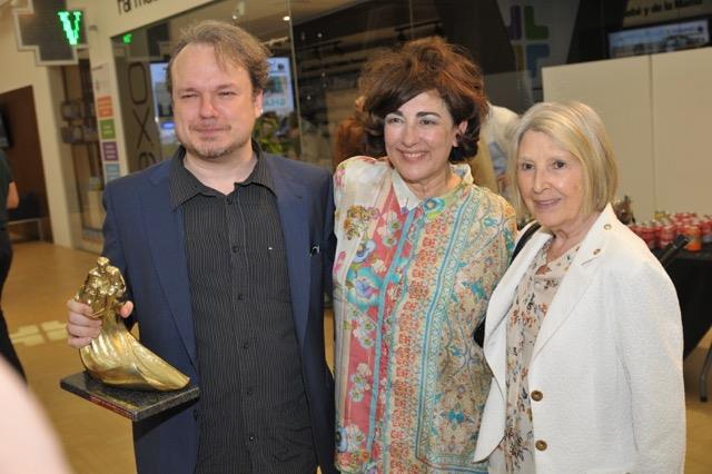 Foto de Juan Del Santo con Isabel Ordaz